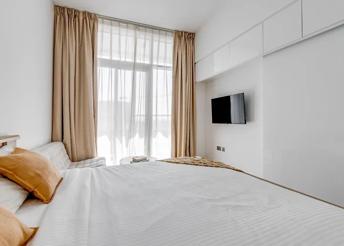 Knokey Dubai Marina Comfortable Apartments With Pool And Gym
